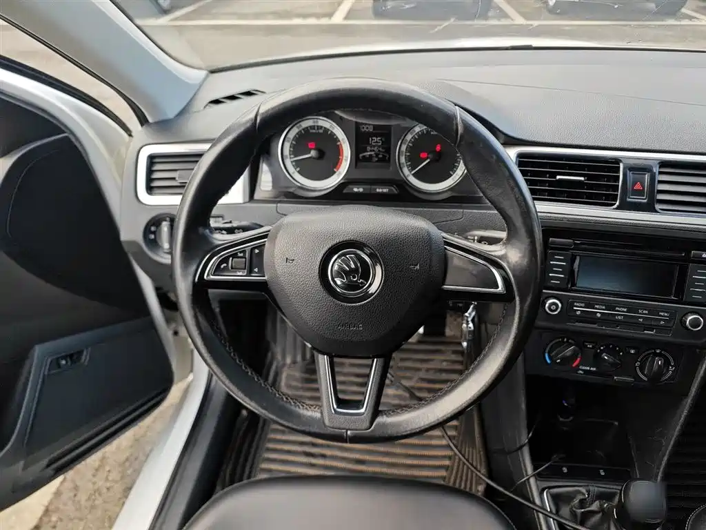 Skoda Rapid 2019 — фото 11
