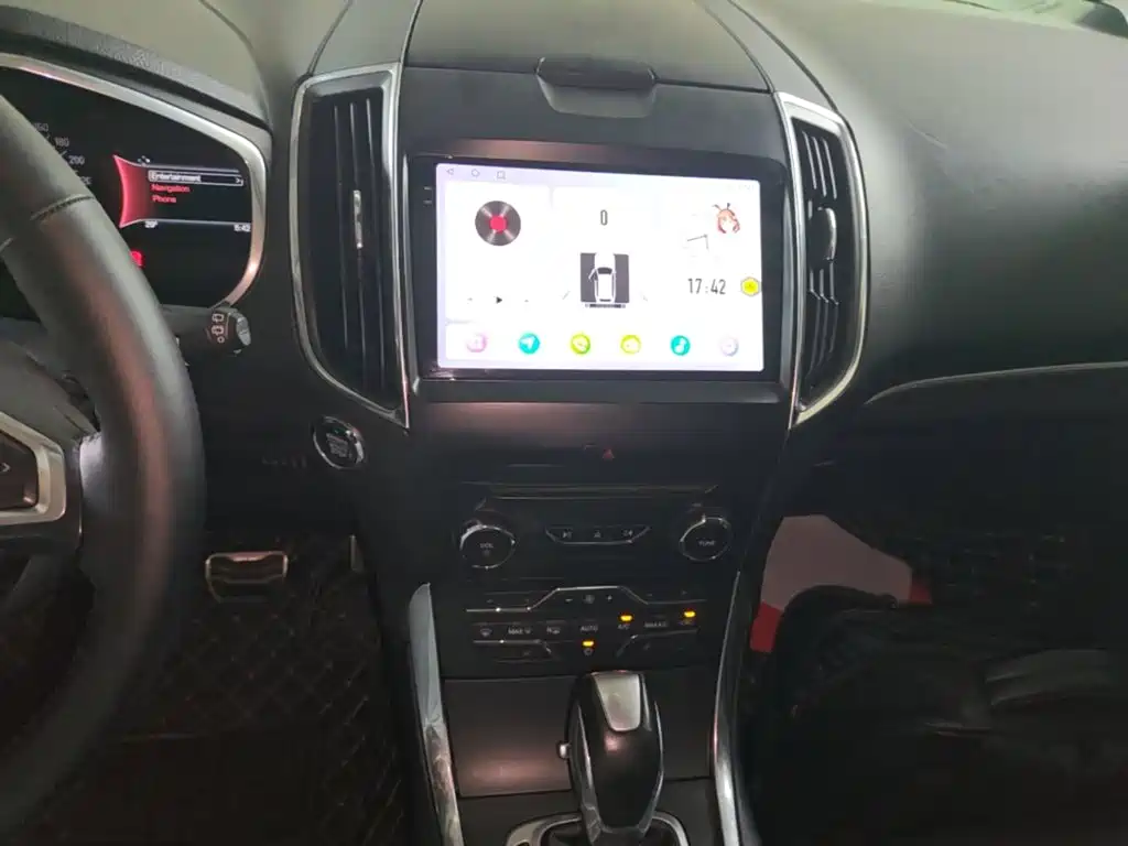 Ford Edge 2018 — фото 13
