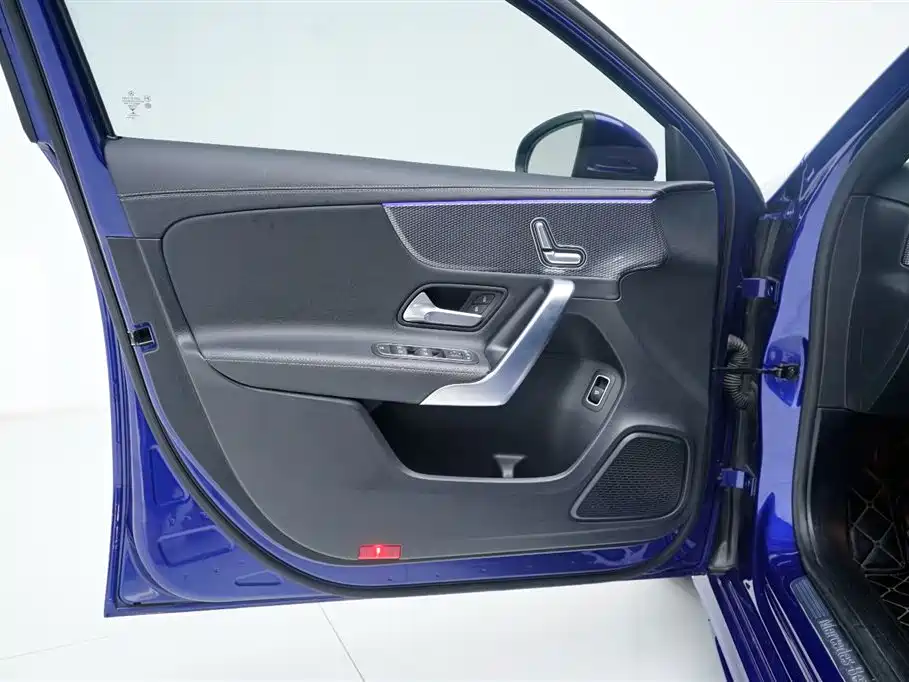 Mercedes-Benz A-Class 2020 — фото 15