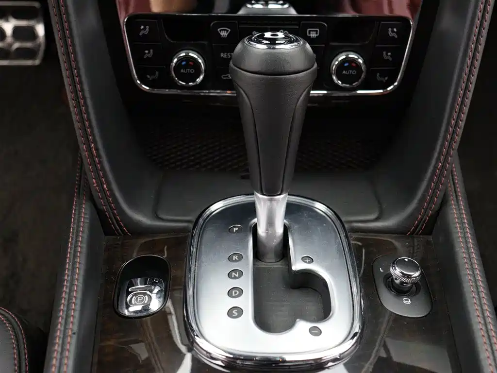 Bentley Continental 2016 — фото 18