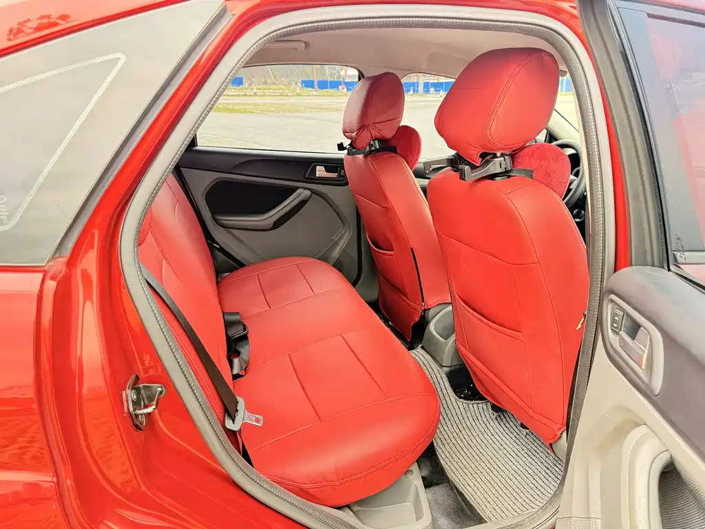 Ford Focus 2015 — фото 15