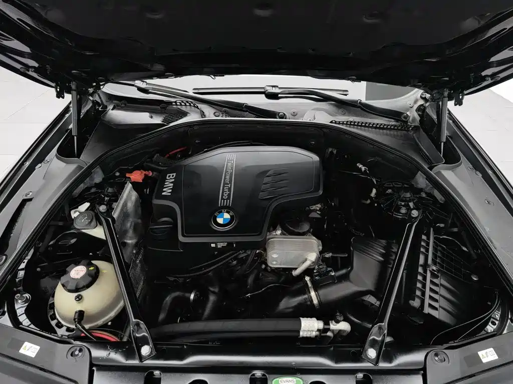 BMW 5 Series 2015 — фото 6