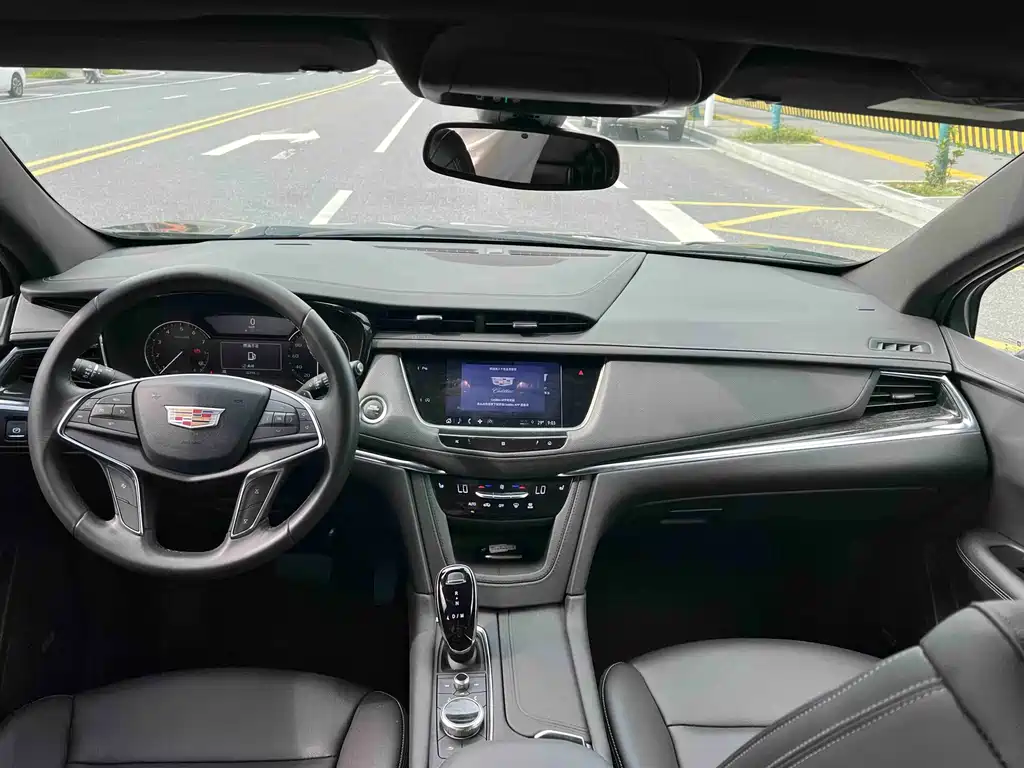 Cadillac XT5 2021 — фото 9