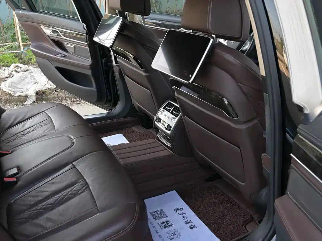 BMW 7 Series 2016 — фото 23