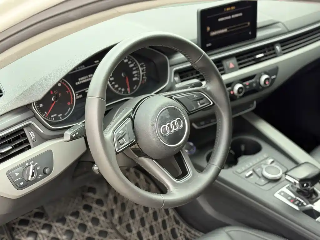 Audi A4L 2017 — фото 8