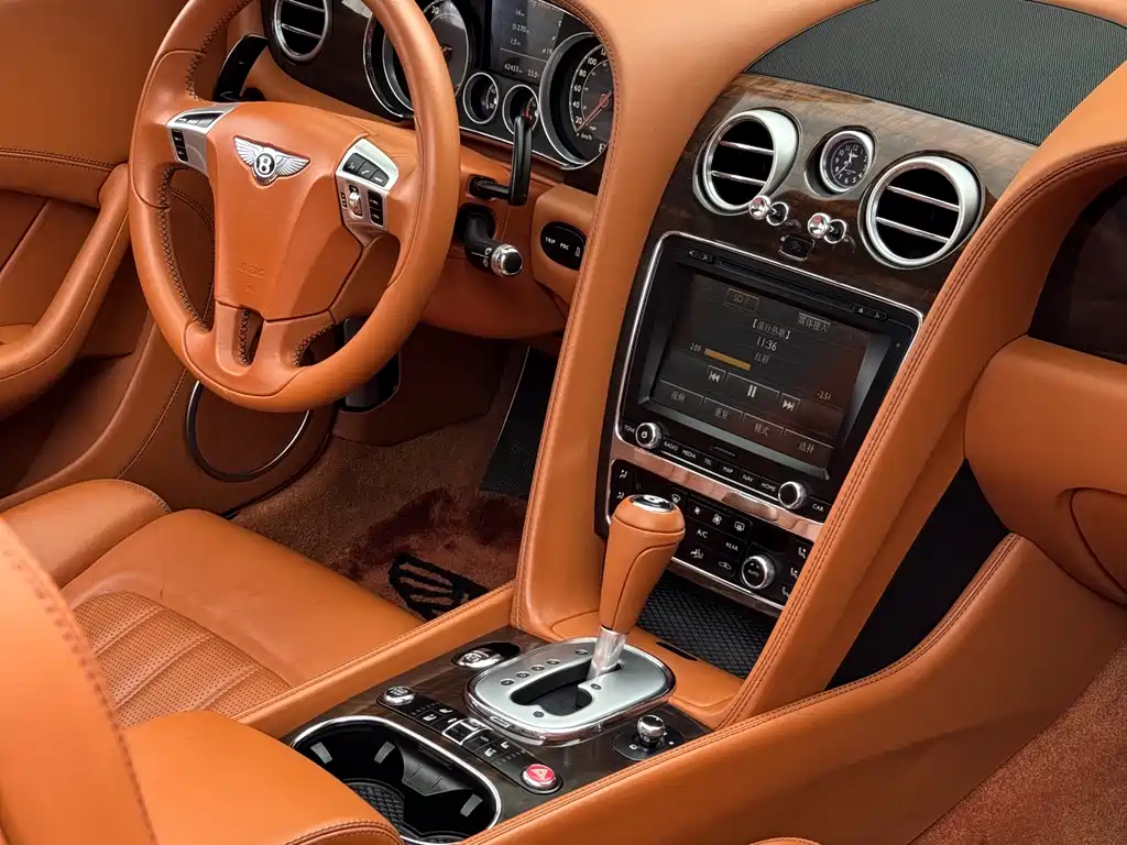 Bentley Continental 2014 — фото 22