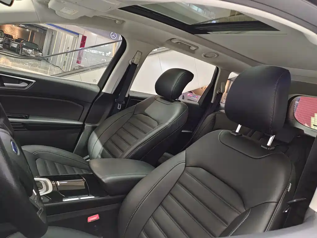 Ford Edge 2020 — фото 11