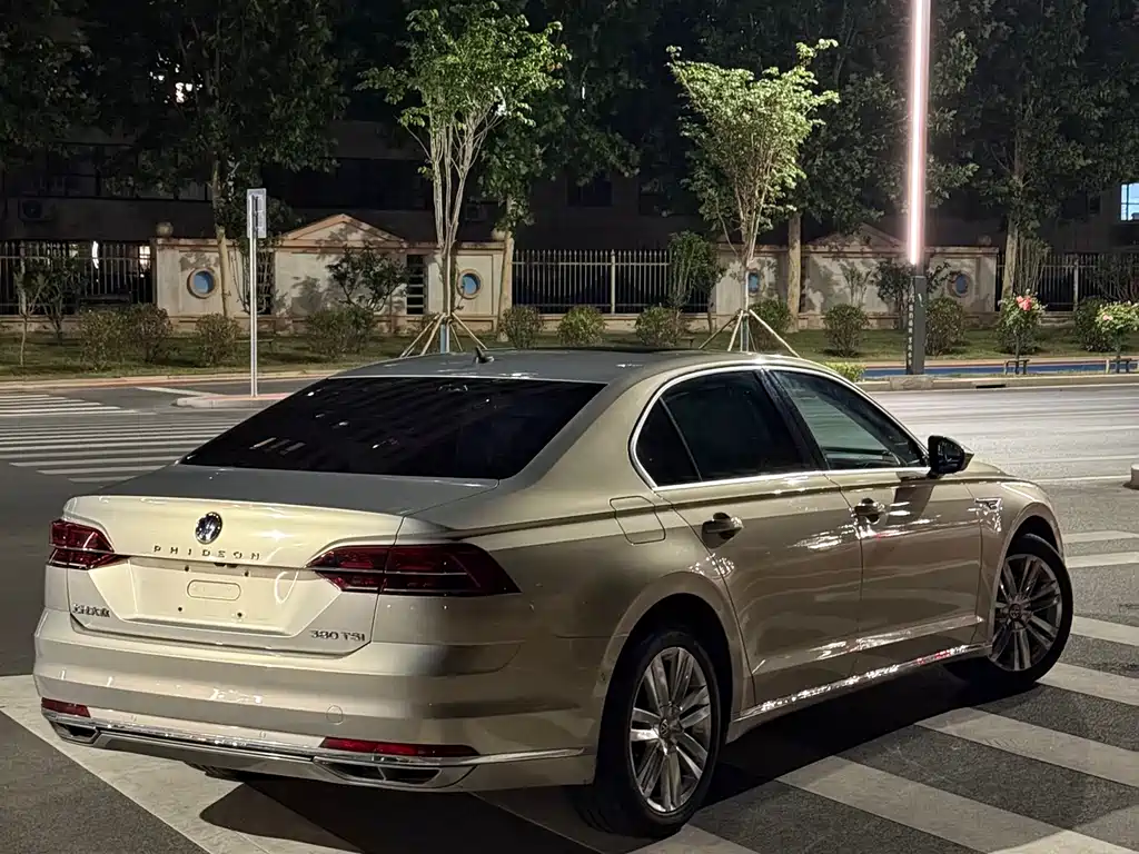 Volkswagen Phideon 2018 — фото 9