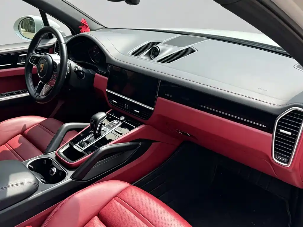 Porsche Cayenne 2019 — фото 10