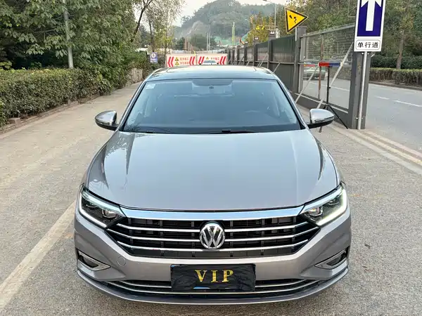 Volkswagen Sagitar 2021