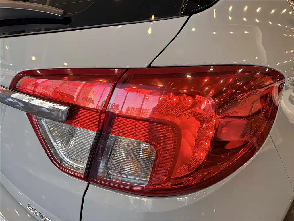 Buick Envision Plus 2017 — фото 10
