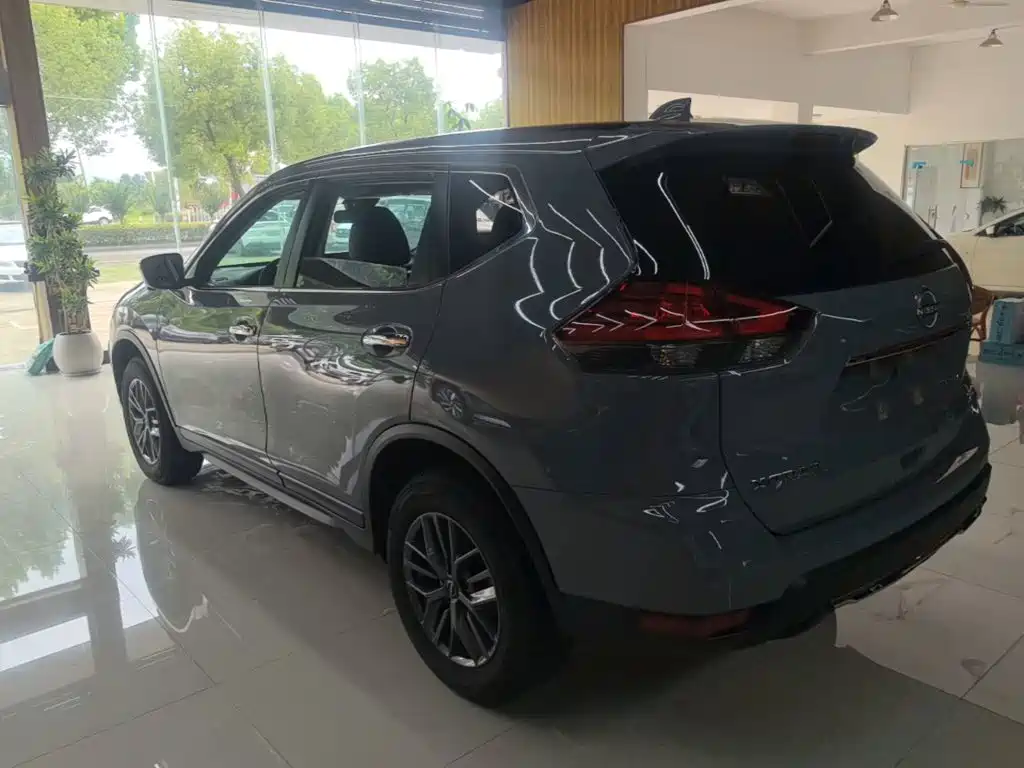 Nissan X-Trail 2025