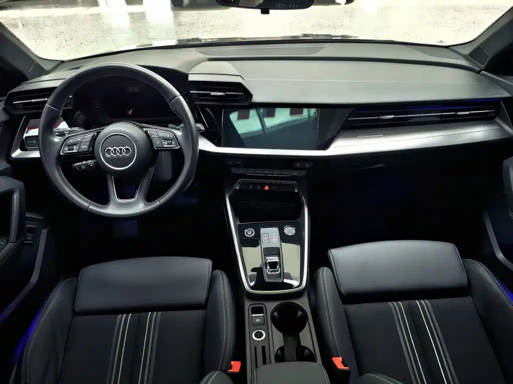 Audi A3 2023 — фото 11