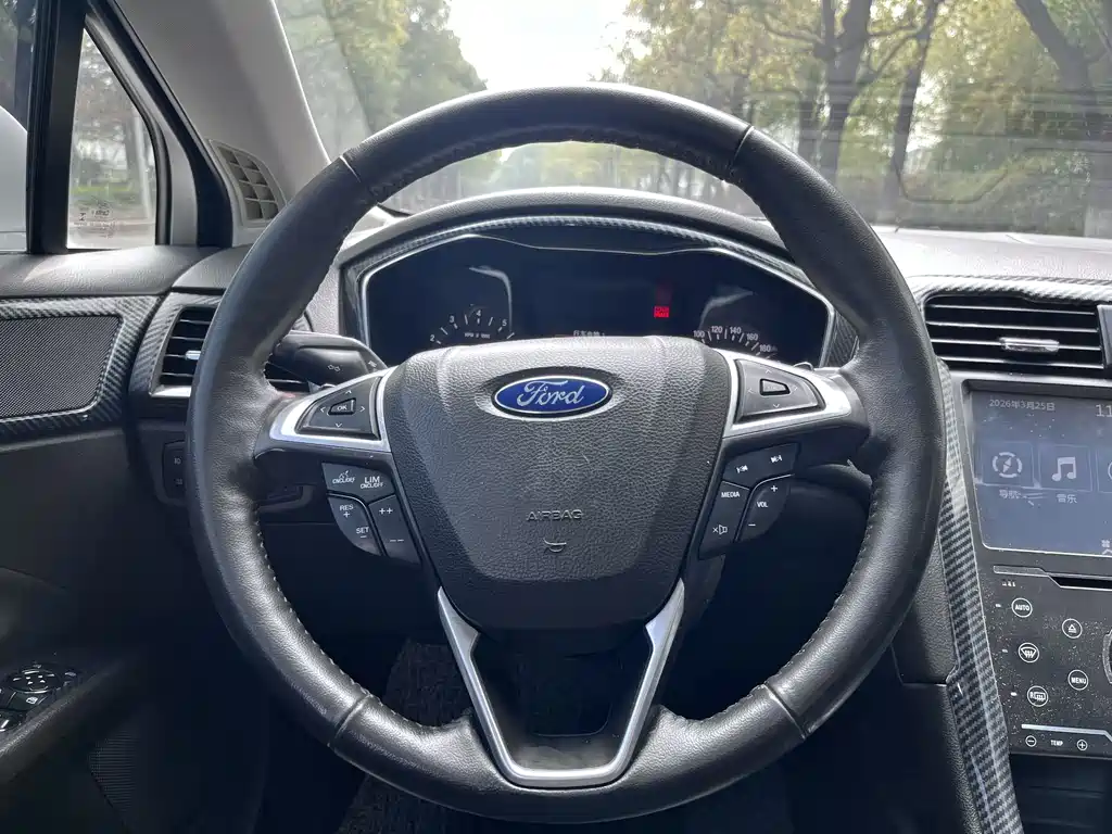Ford Mondeo 2014 — фото 12