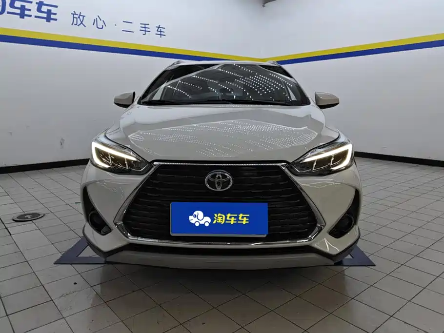 Toyota Yaris L 2021