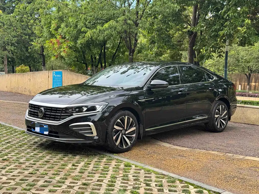 Volkswagen Passat 2024