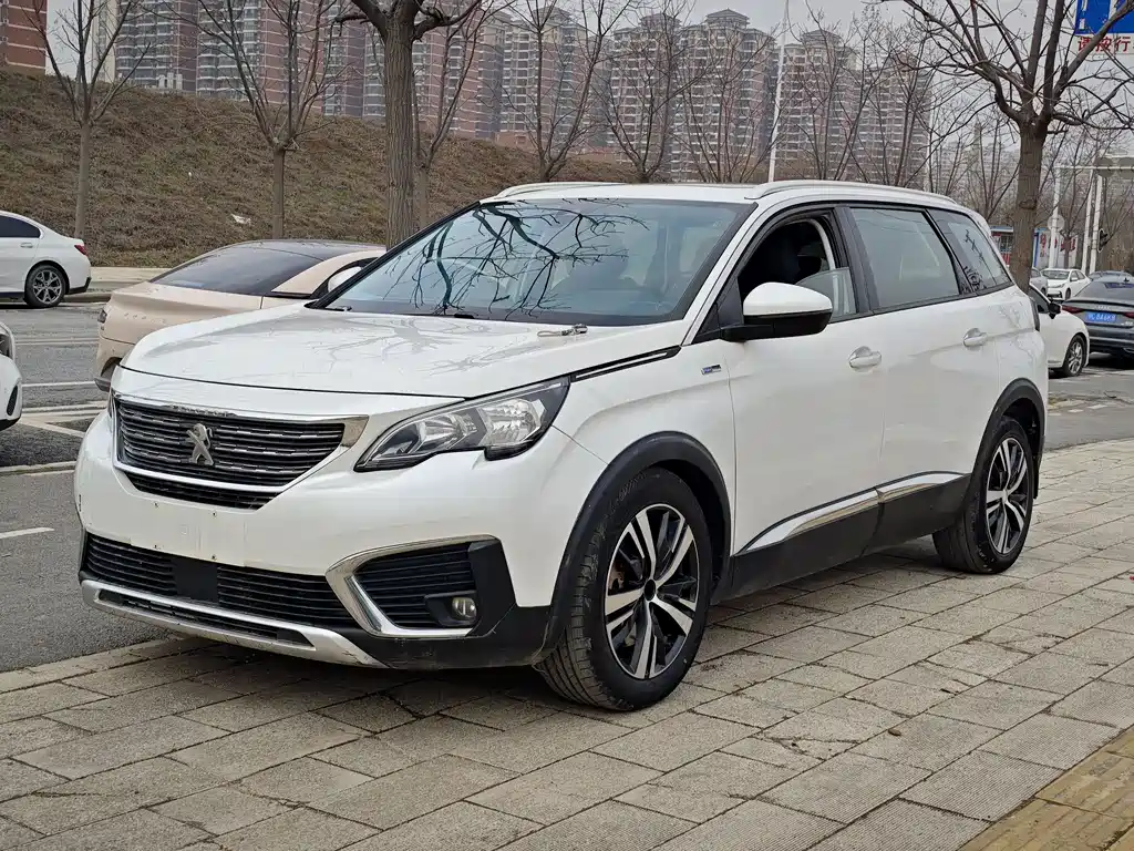 Peugeot 5008 2018 — фото 1