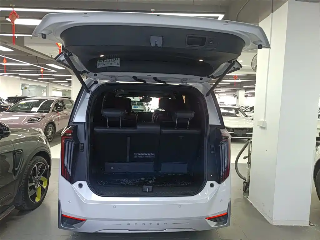 GAC Motor Trumpchi M8 2023 — фото 19