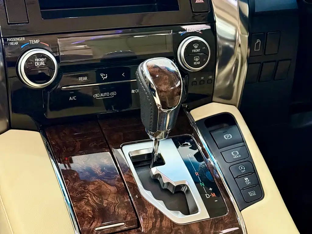 Toyota Alphard 2018 — фото 15