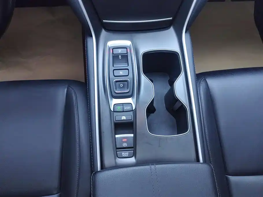 Honda Accord 2023 — фото 16