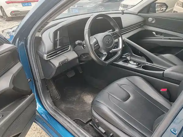 Hyundai Elantra 2021