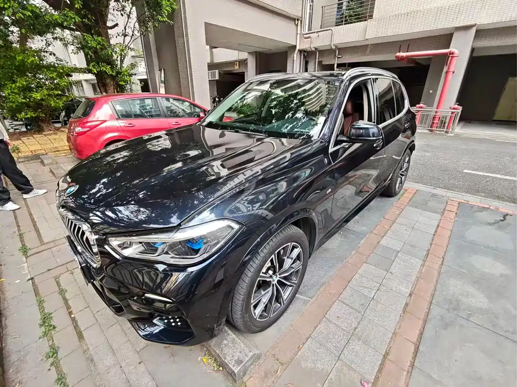 BMW X5 2020 — фото 1