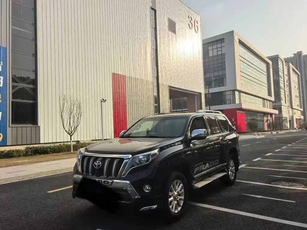 Toyota Prado 2017 — фото 1