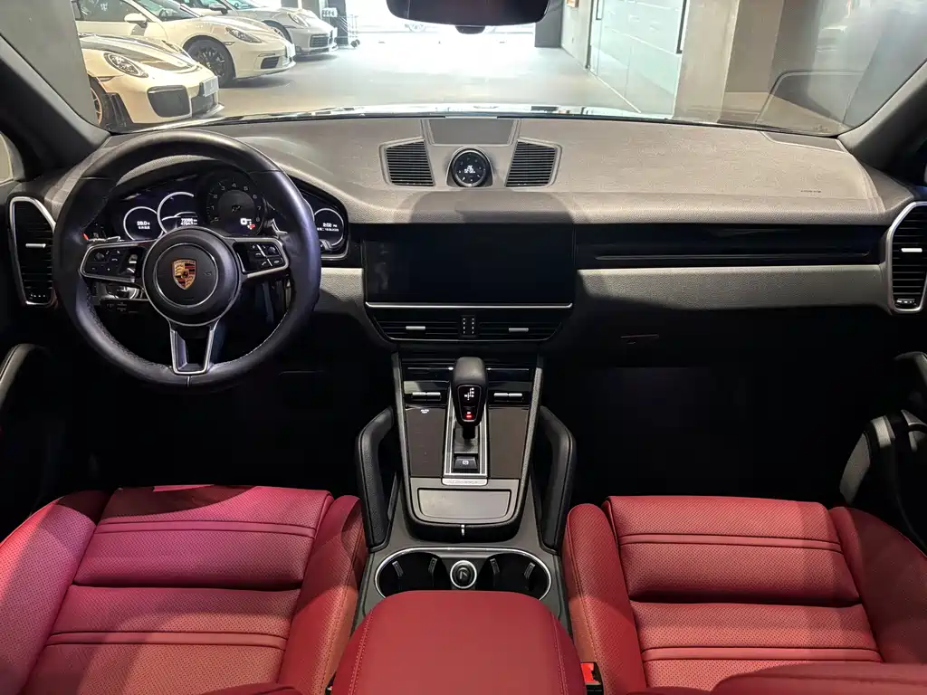 Porsche Cayenne 2018 — фото 13
