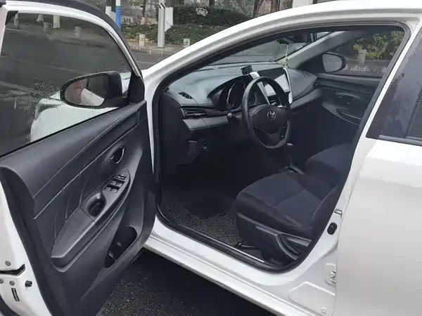 Toyota Yaris L 2016