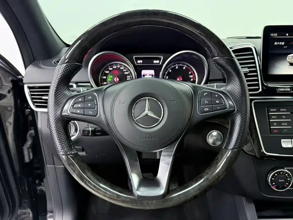 Mercedes-Benz GLS 2017 — фото 17