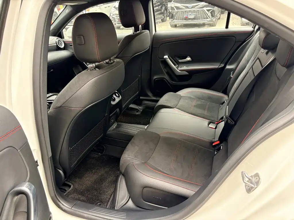 Mercedes-Benz A-Class 2025 — фото 13