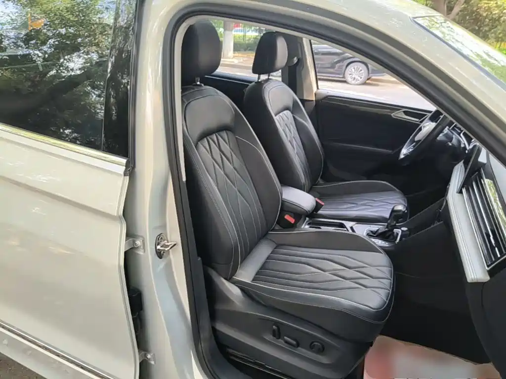 Volkswagen Tiguan L 2023 — фото 25