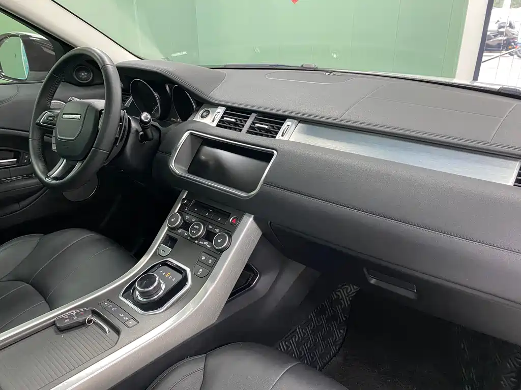 Land Rover Evoque 2018 — фото 11