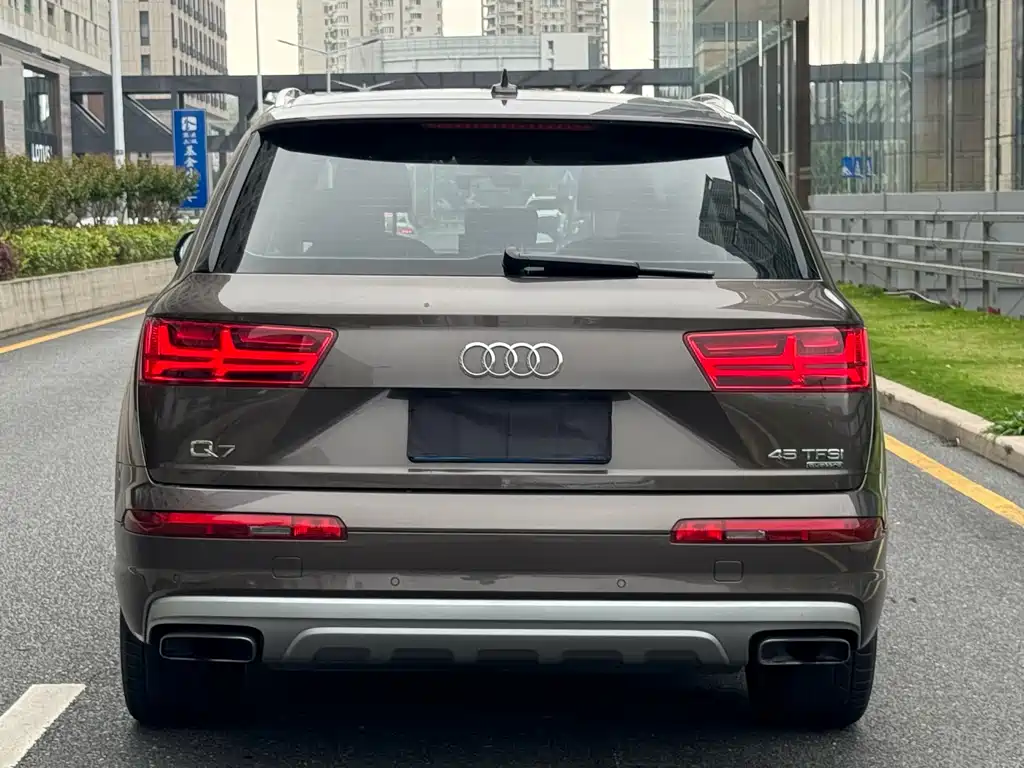 Audi Q7 2018 — фото 6