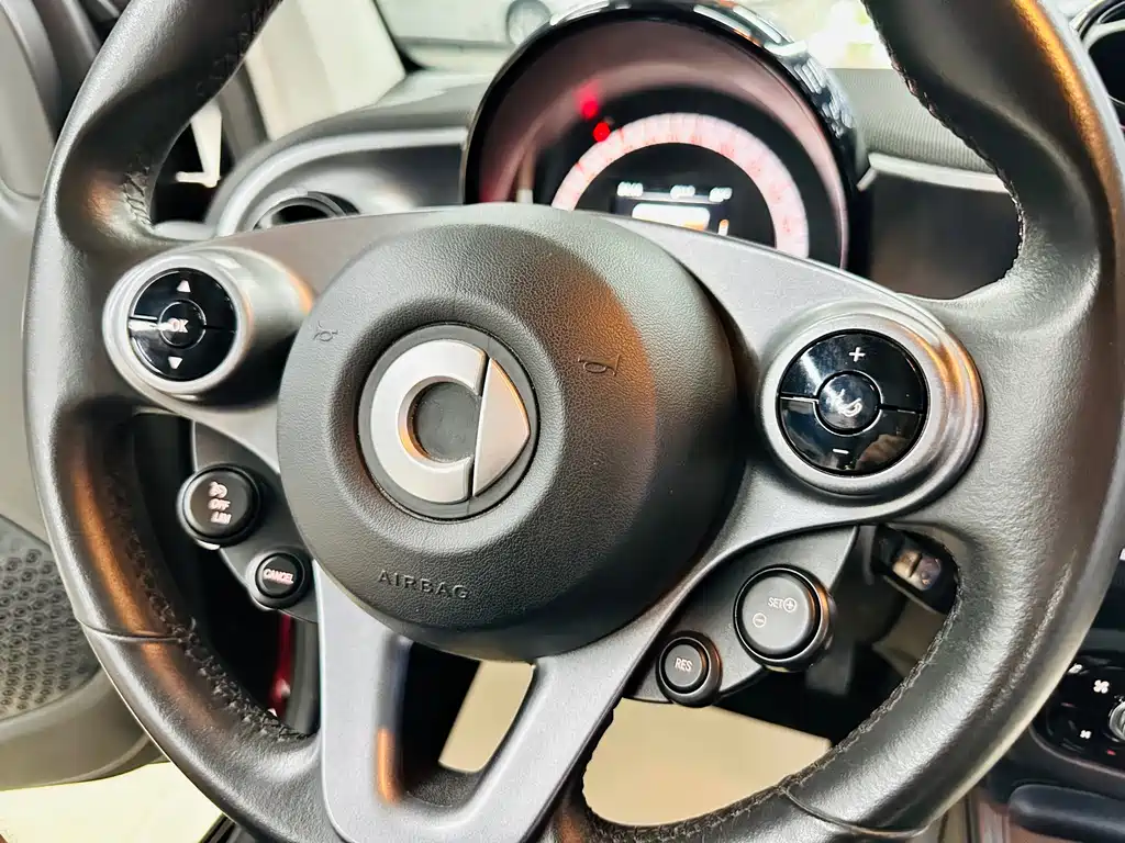 smart Fortwo 2018 — фото 40