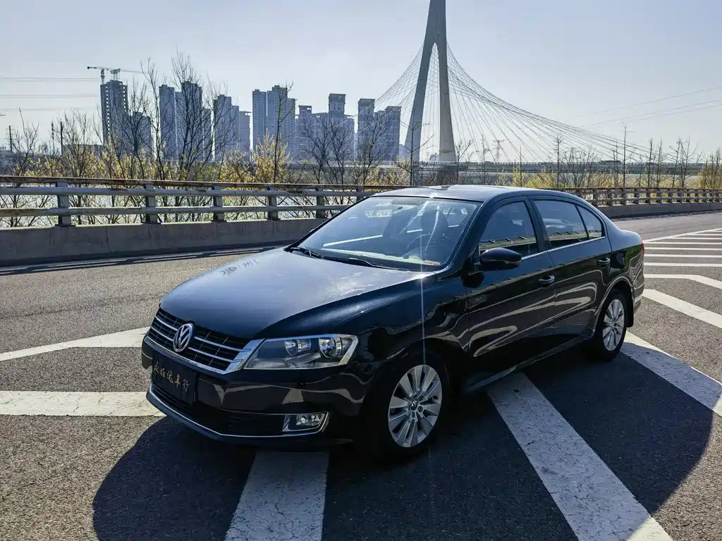 Volkswagen Lavida 2015 — фото 1