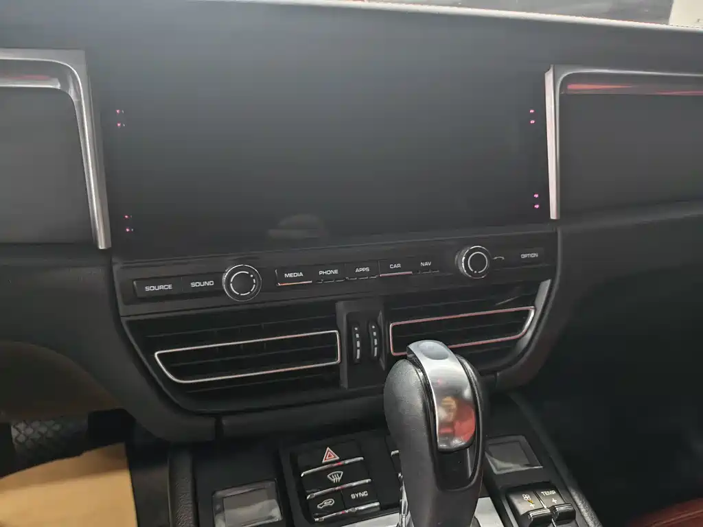 Porsche Macan 2021 — фото 10