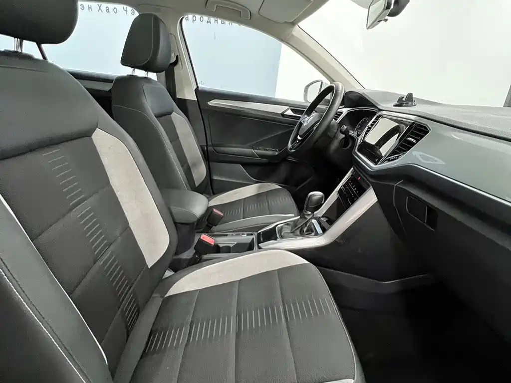 Volkswagen T-Roc 2023 — фото 11