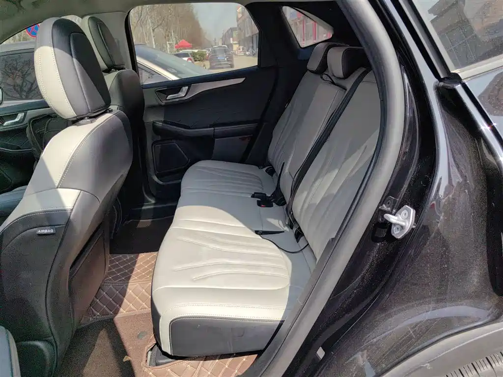 Ford Escape 2021 — фото 17
