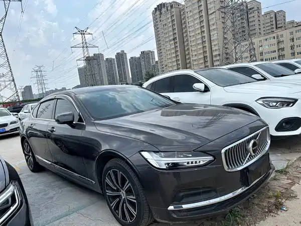 Volvo S90 2022