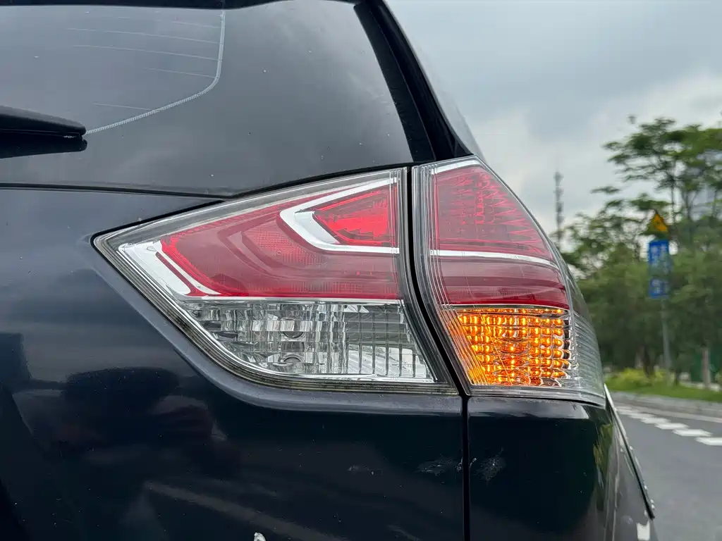 Nissan X-Trail 2015 — фото 10