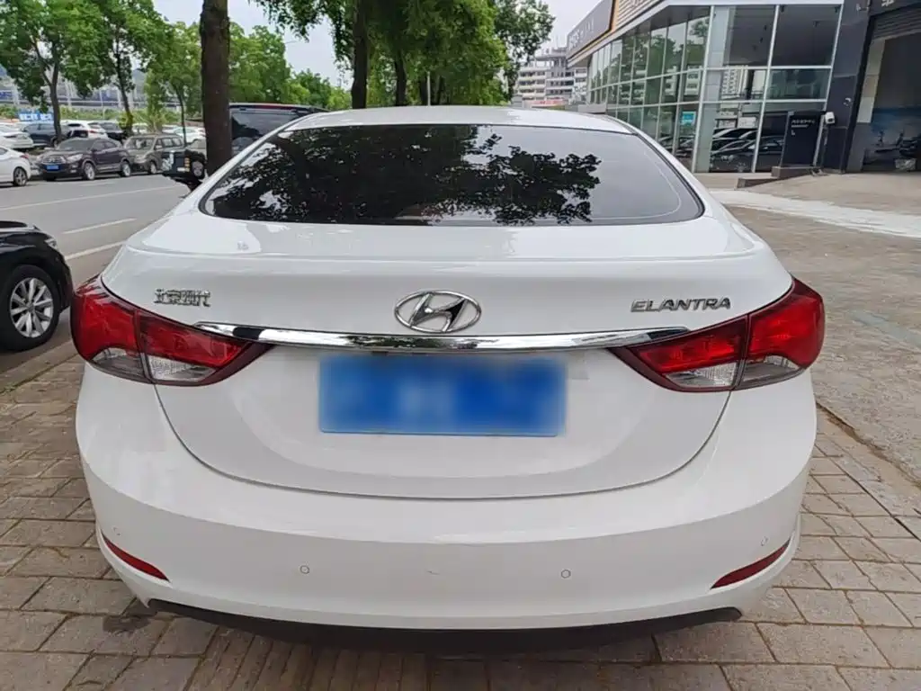 Hyundai Elantra Langdong 2016 — фото 6