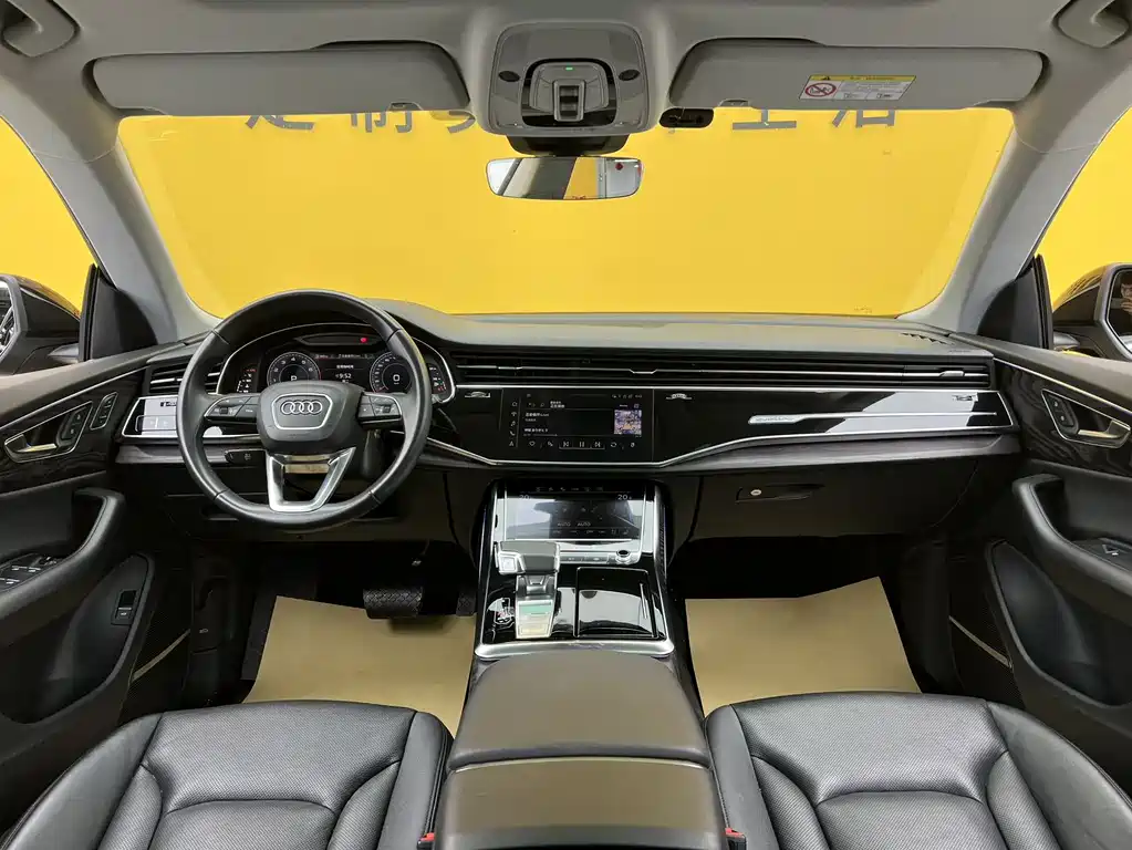 Audi Q8 2022 — фото 14