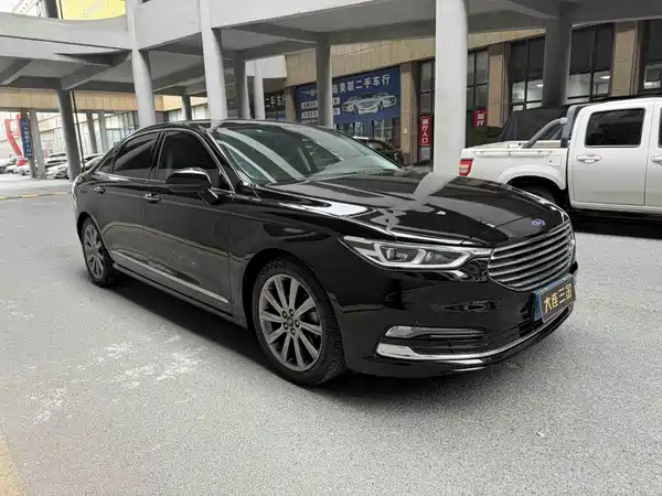 Ford Taurus 2019