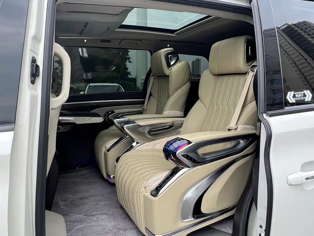 GAC Motor Trumpchi M8 2020 — фото 20