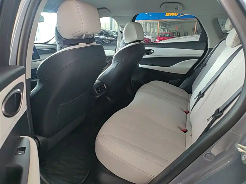 BYD Seal 05 DM-i 2025 — фото 17