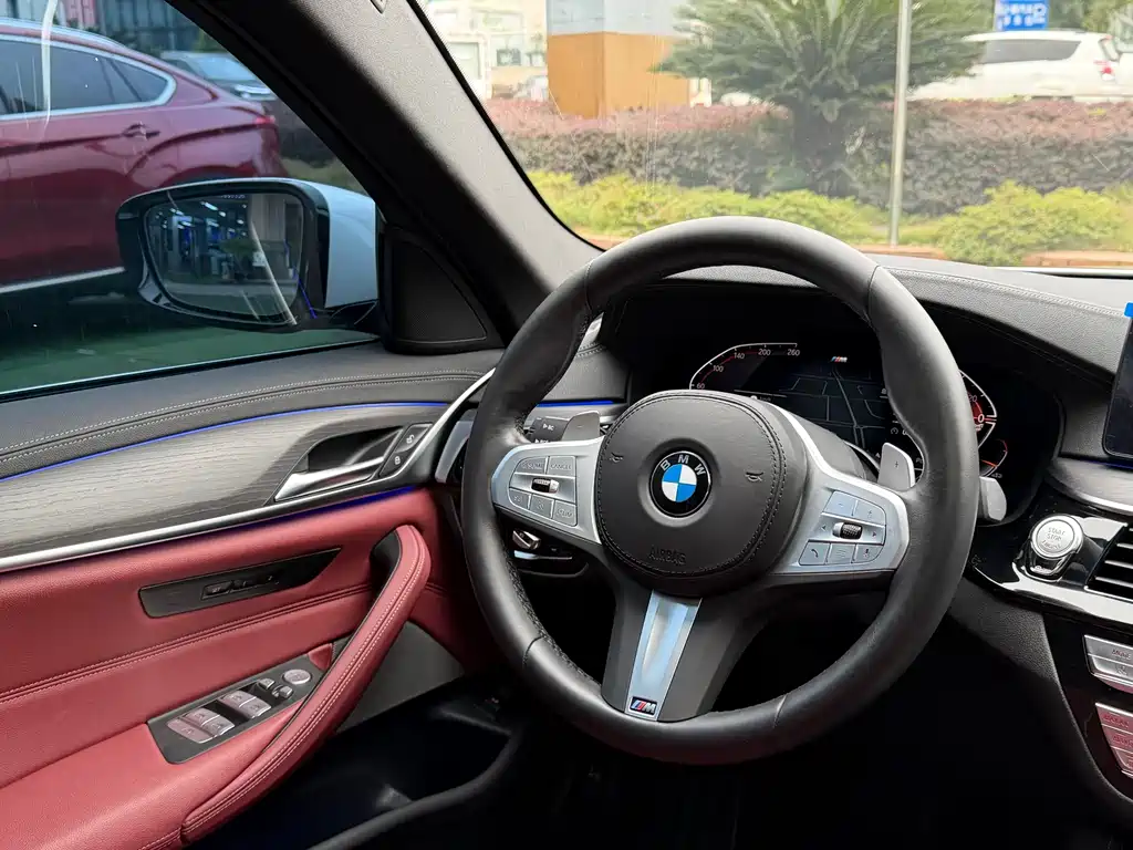 BMW 5 Series 2023 — фото 13
