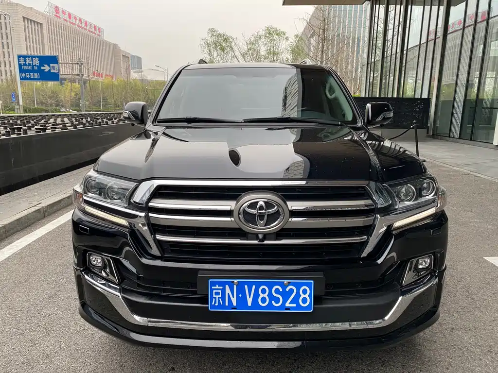 Toyota Land Cruiser 2019 — фото 6