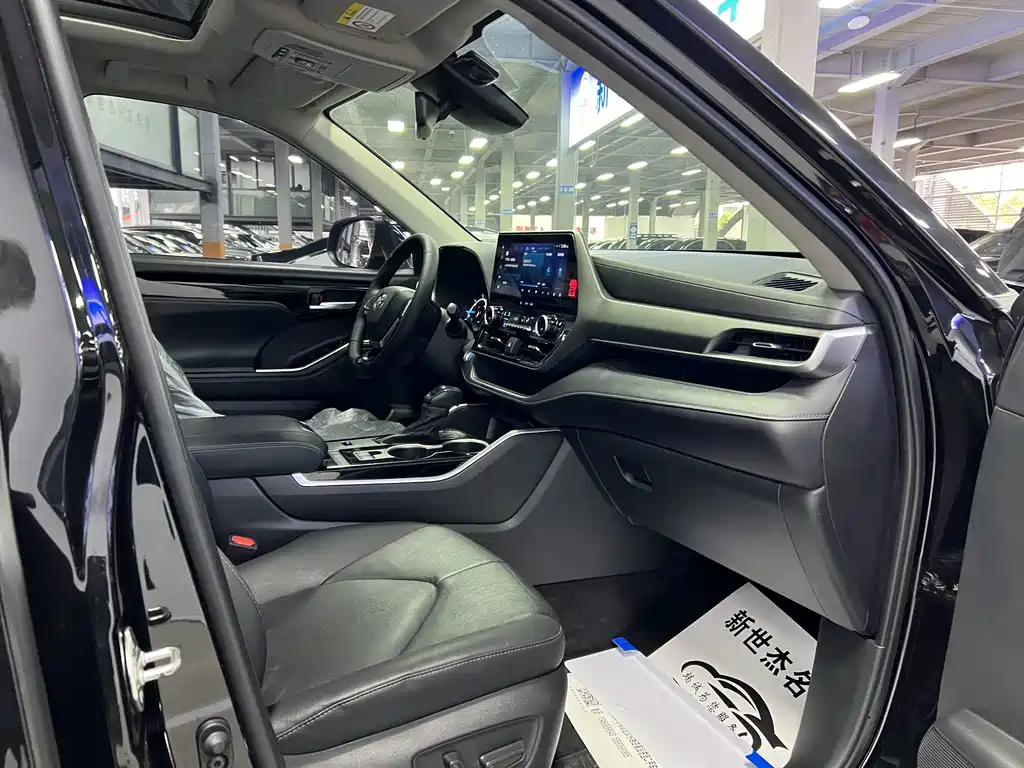 Toyota Highlander 2021 — фото 10