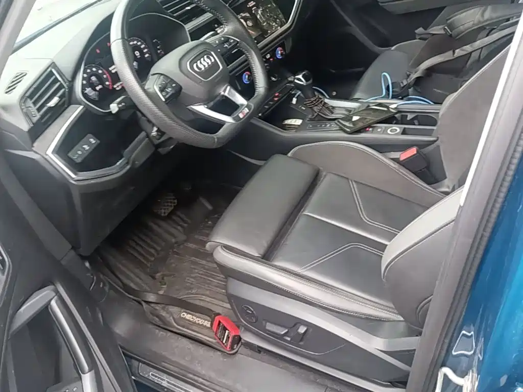 Audi Q3 Sportback 2021 — фото 15